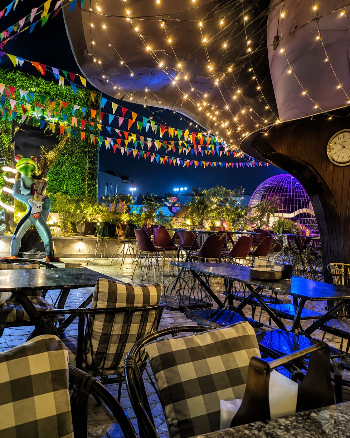 THE FLYING DUTCHMAN (SEC-63, NOIDA)