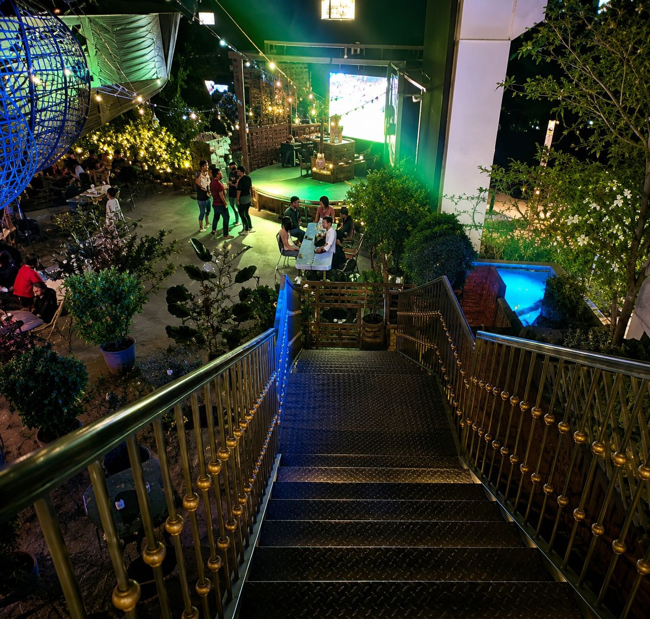 THE FLYING DUTCHMAN (SEC-63, NOIDA)